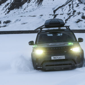 The Discovery drifts confidently and expertly in the snow